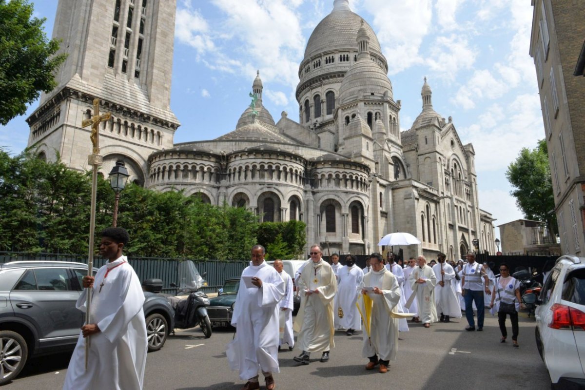 Procession de la Fête-Dieu. © Marie-Christine Bertin / Diocèse de Paris.