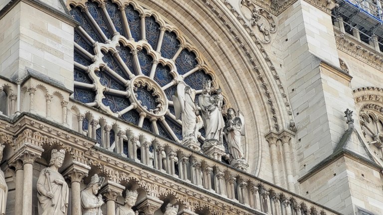 Notre-Dame, Éternelle : Acte I : Le temps des cathédrales