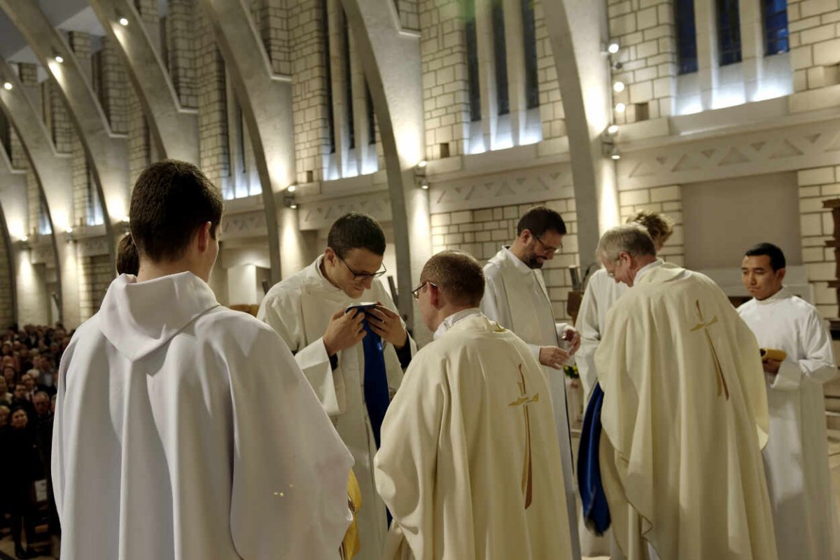 Ordinations pour la Compagnie de Jésus. © Trung Hieu Do / Diocèse de Paris.