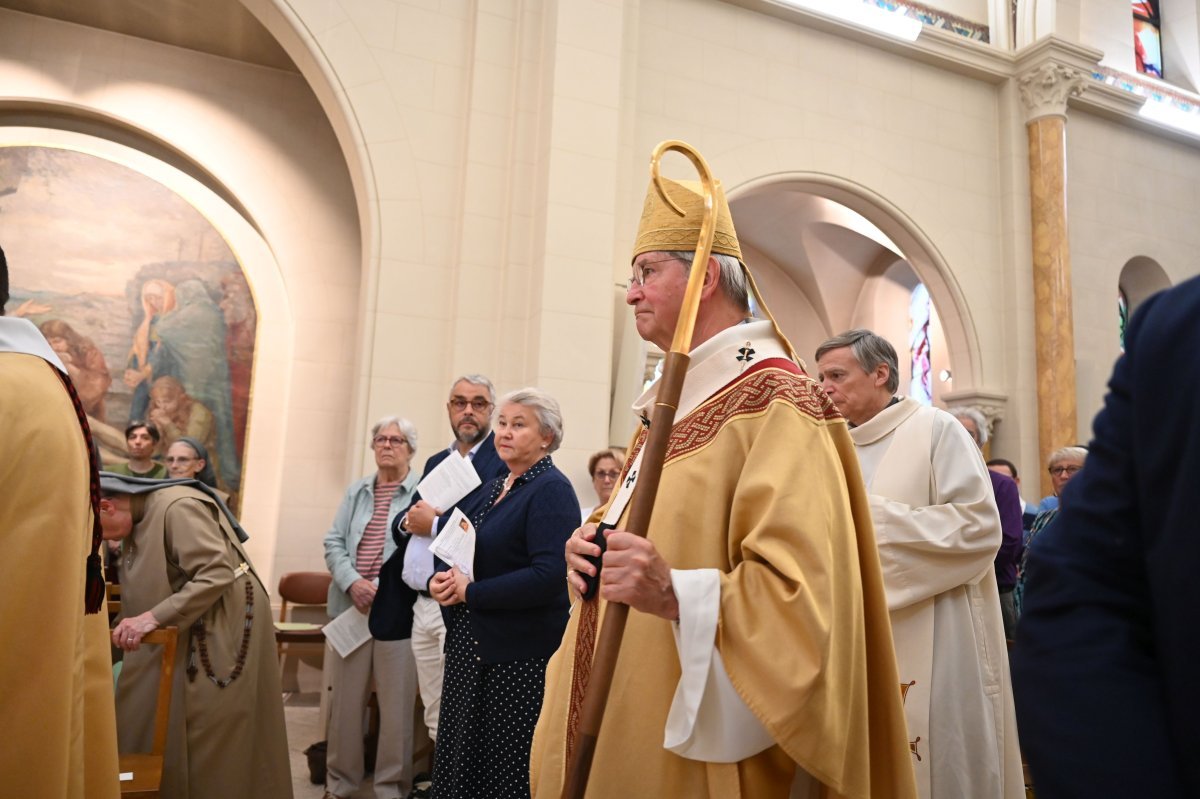 130e anniversaire de la fondation des Soeurs Franciscaines Réparatrices de (…). © Marie-Christine Bertin / Diocèse de Paris.