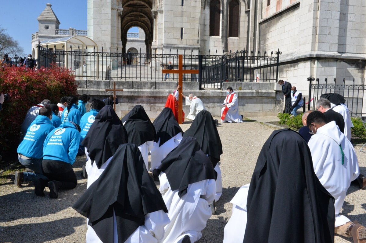 Chemin de croix au Sacré-Cœur de Montmartre 2021. © Marie-Christine Bertin / Diocèse de Paris.