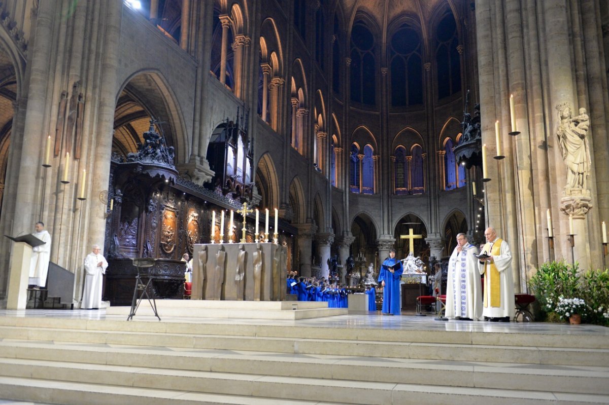 Vêpres de la fête de l'Immaculée Conception. © Marie-Christine Bertin / Diocèse de Paris.