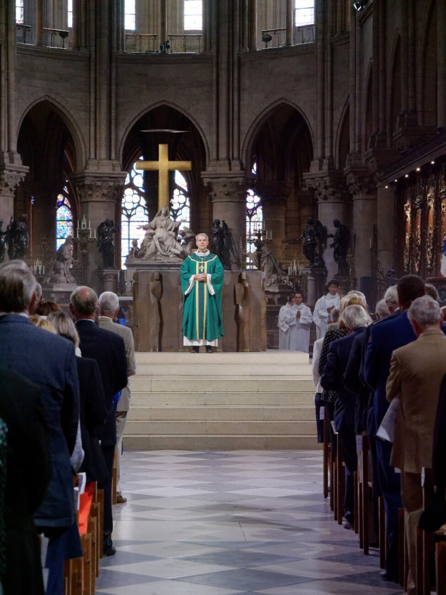 Messe présidée par Mgr Denis Jachiet, évêque auxiliaire de Paris. © Yannick Boschat / Diocèse de Paris.