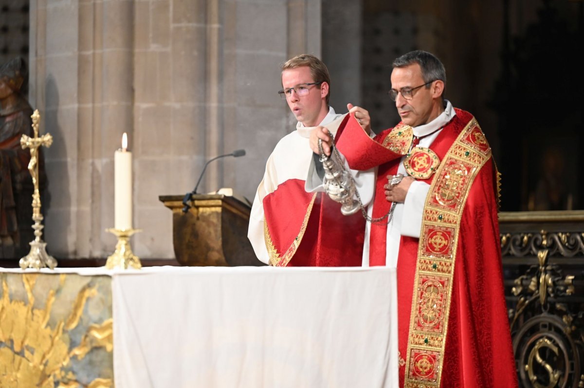 Messe d'action de grâce pour le ministère de Mgr Olivier de Cagny à Paris. © Marie-Christine Bertin / Diocèse de Paris.