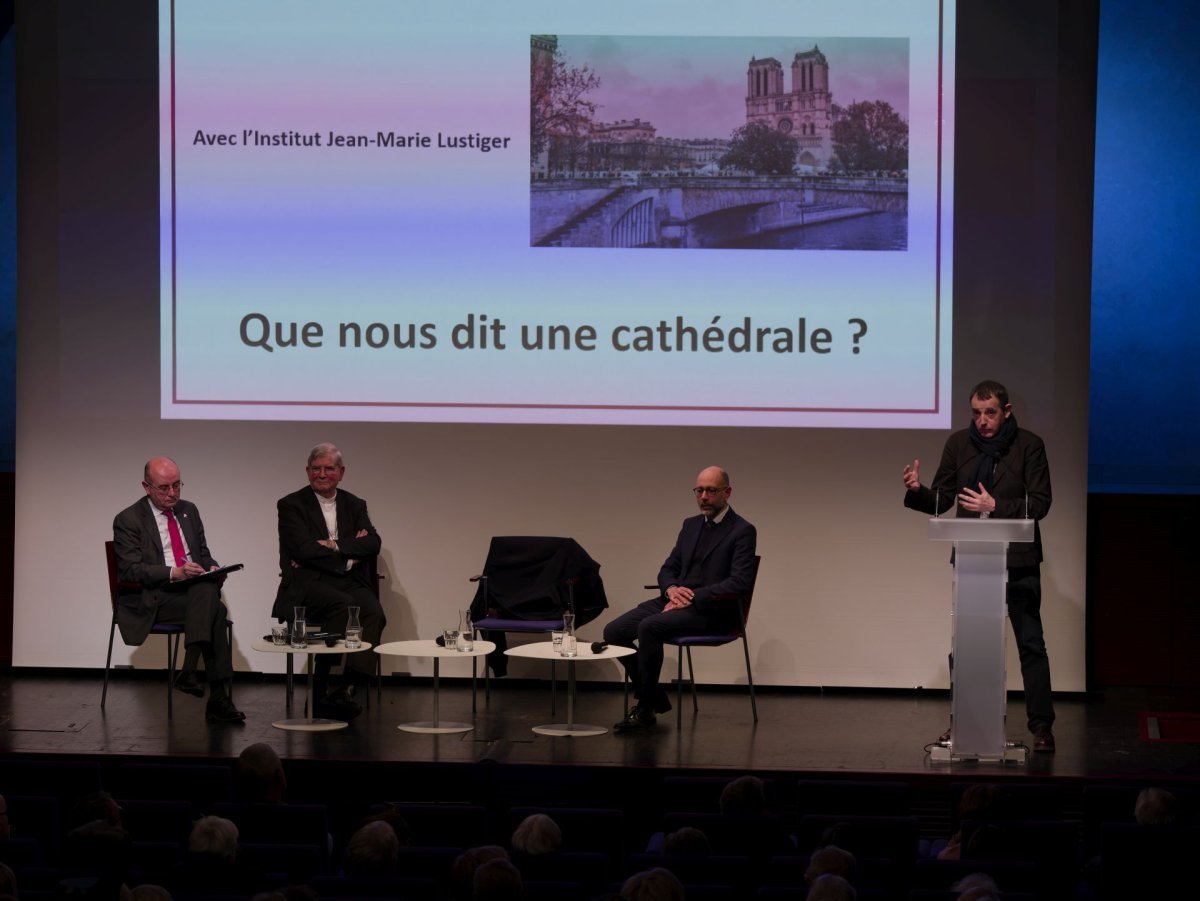 Conférence “Que nous dit une cathédrale ?”. © Yannick Boschat / Diocèse de Paris.