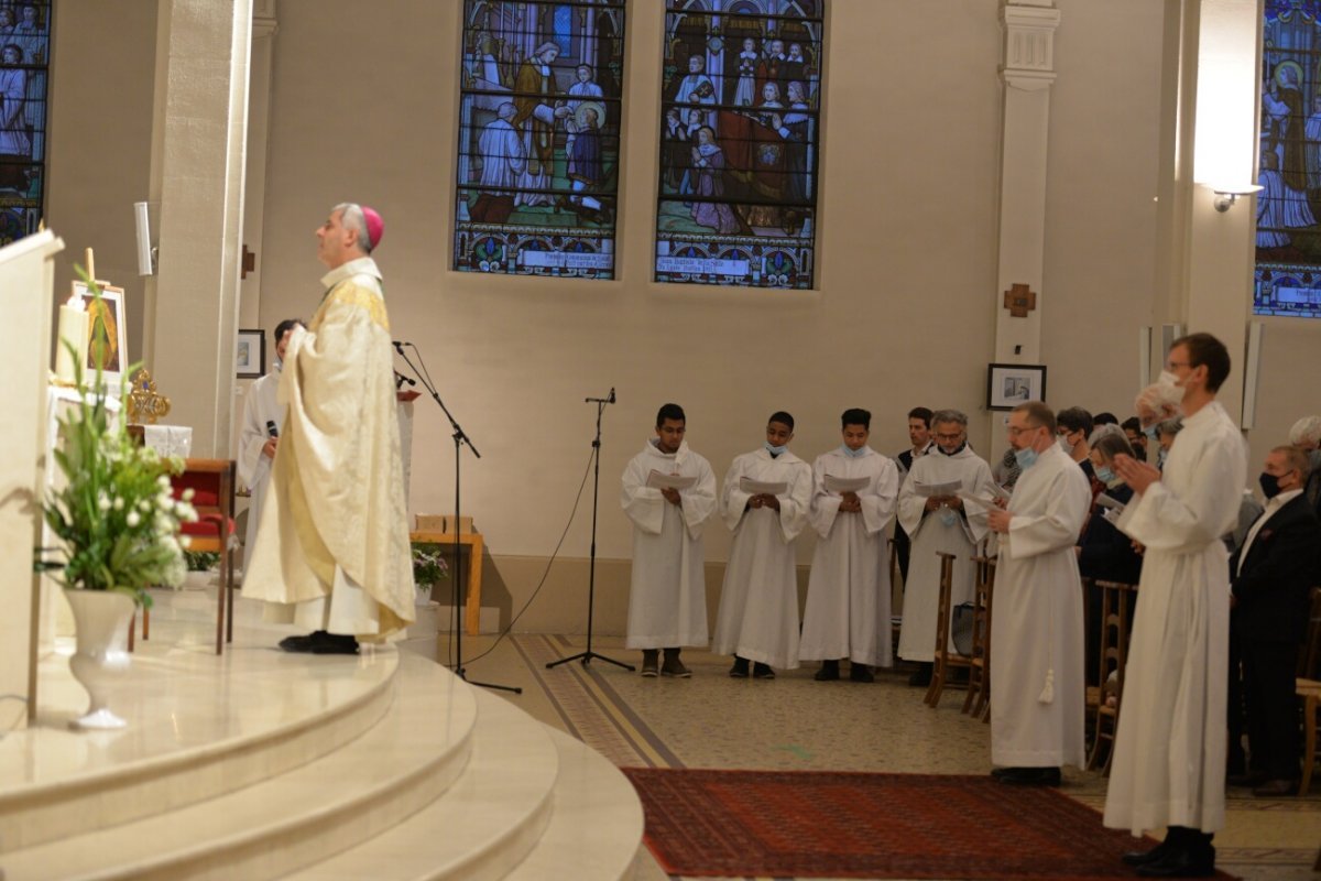 Ordinations diaconales en vue du sacerdoce 2020 à Saint-Jean-Baptiste de La (…). © Marie-Christine Bertin / Diocèse de Paris.