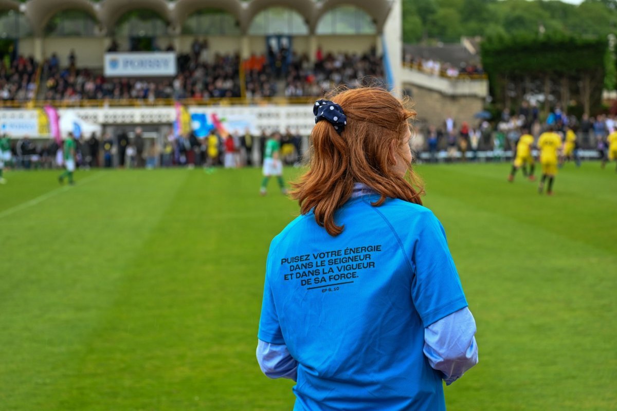 Match de football : Sélection Nationale de prêtres vs Variété Club de France. © François-Régis Salefran.