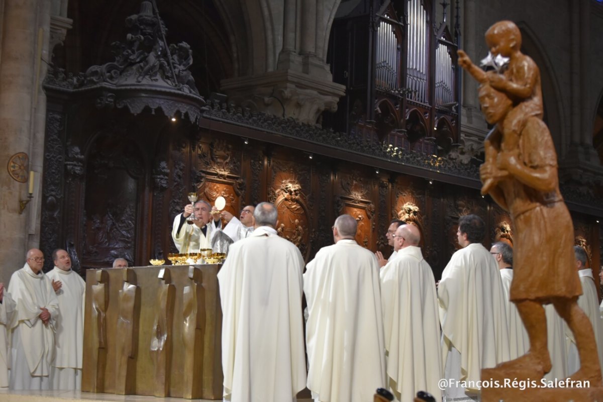 “Marche de Saint-Joseph”, à Notre-Dame de Paris. 