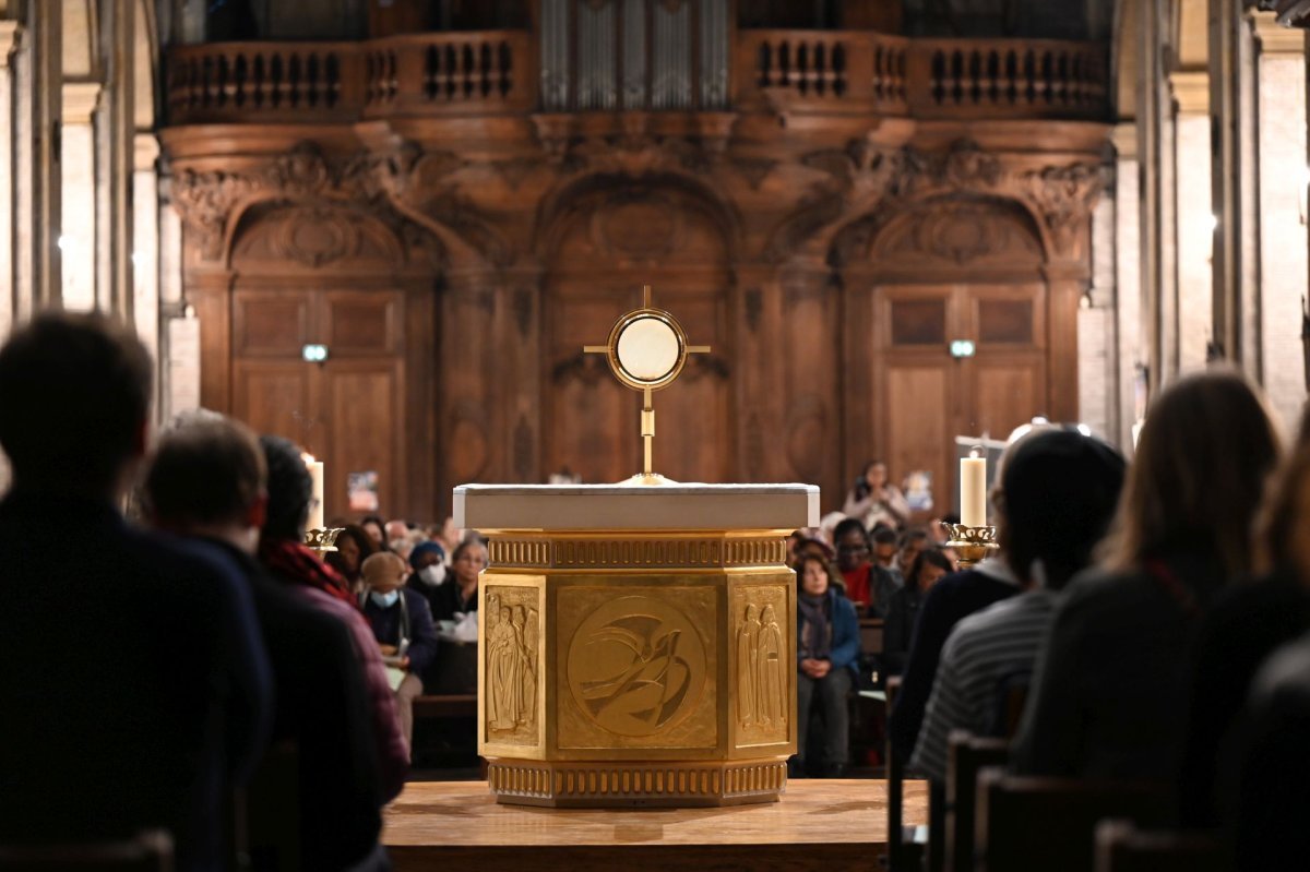 Veillée de l'espérance à la basilique Notre-Dame des Victoires. © Marie-Christine Bertin / Diocèse de Paris.