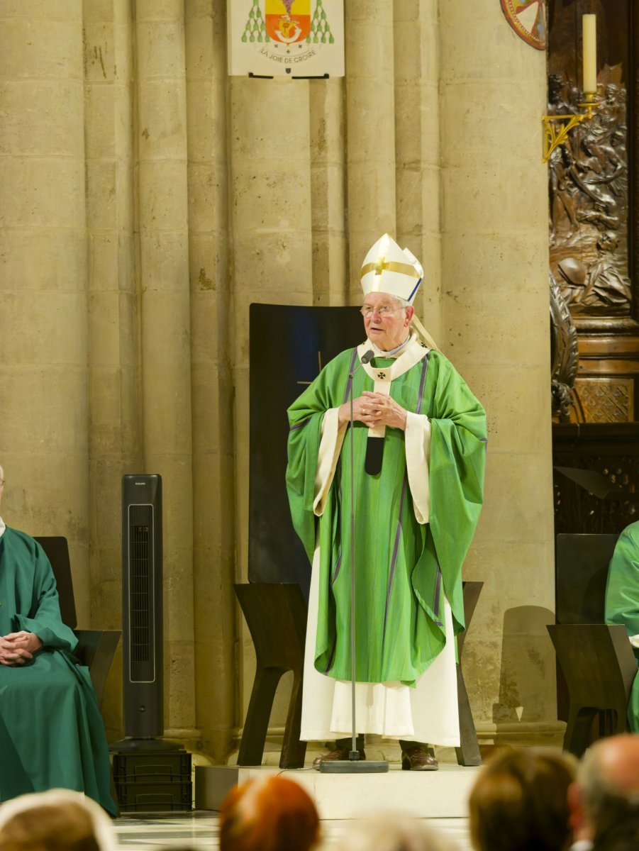 Messe à Notre-Dame de Paris pour le centenaire de la naissance de Mgr (…). © Yannick Boschat / Diocèse de Paris.