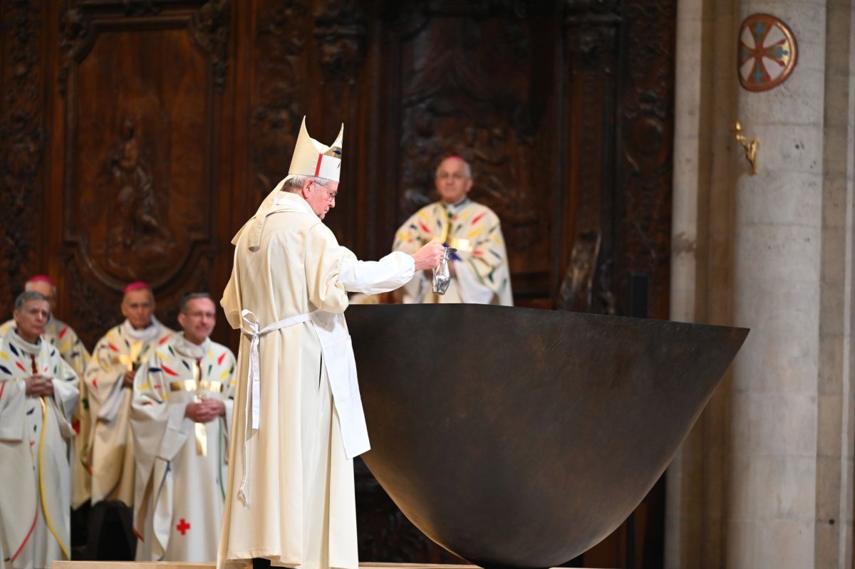 Messe de consécration de l'autel de Notre-Dame de Paris. © Marie-Christine Bertin / Diocèse de Paris.