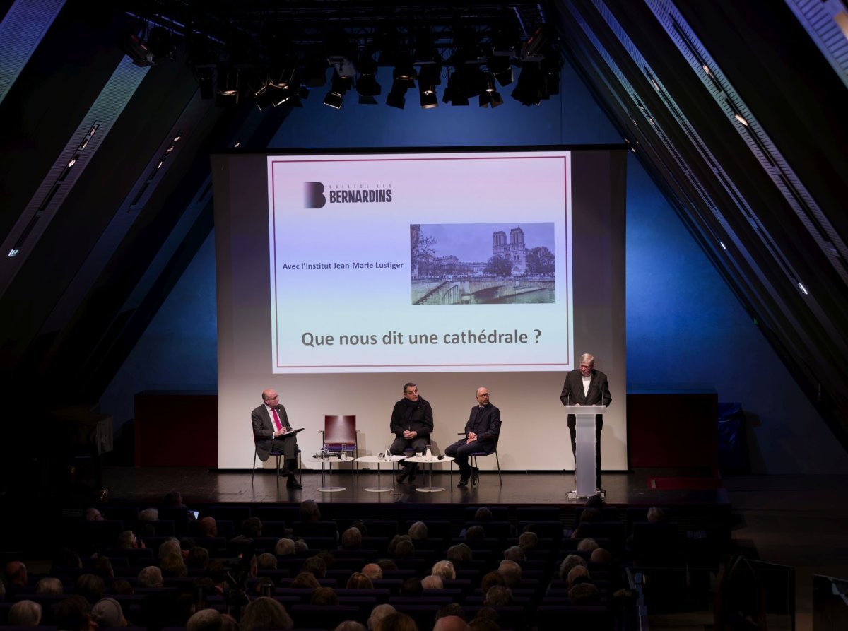 Conférence “Que nous dit une cathédrale ?”. © Yannick Boschat / Diocèse de Paris.