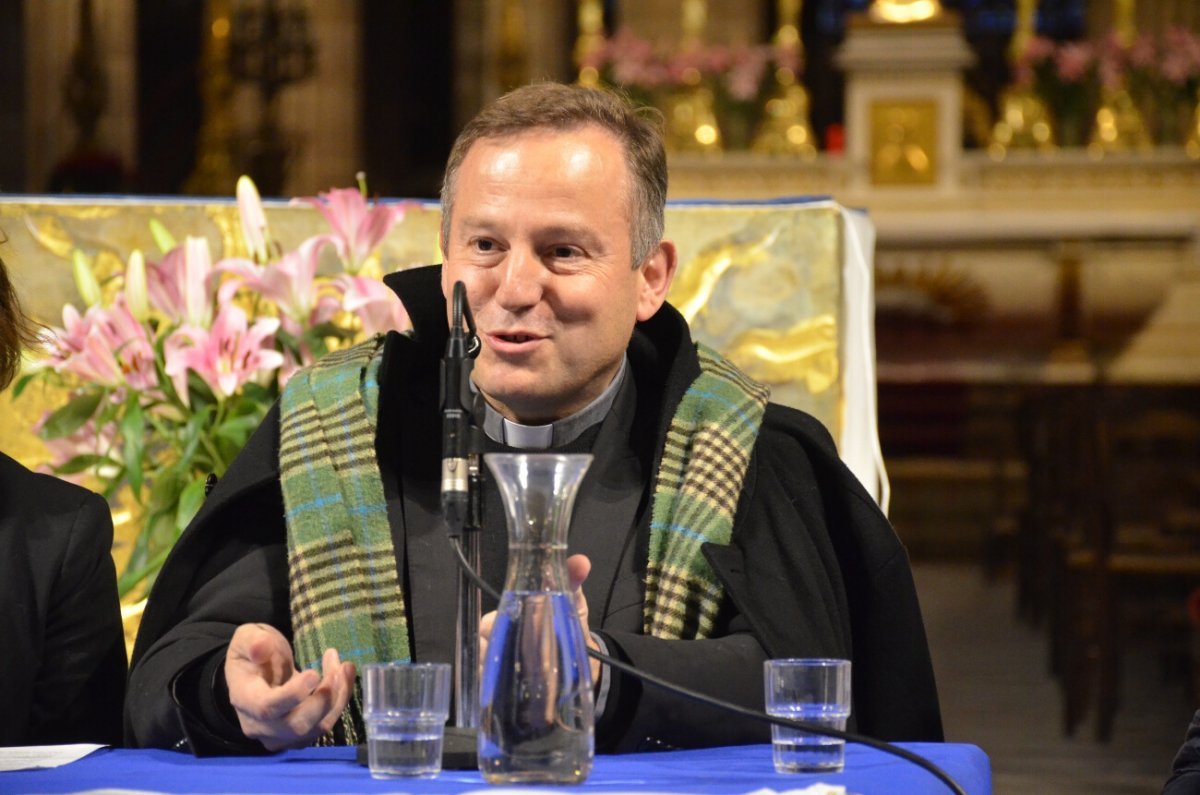 Table-ronde sur l'écologie intégrale à Saint-Germain l'Auxerrois. © Michel Pourny / Diocèse de Paris.