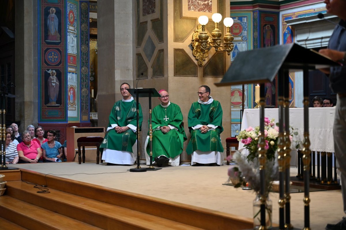 Messe d'action de grâce pour le ministère de Mgr Thibault Verny à Paris. © Marie-Christine Bertin / Diocèse de Paris.