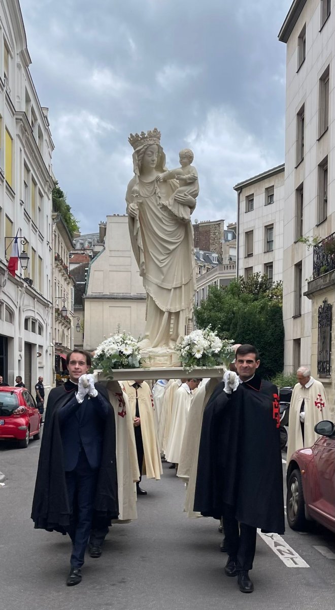 Procession de la Fête de l'Assomption 2023. © Aurélien Pasquet / Cathédrale Notre-Dame de Paris.