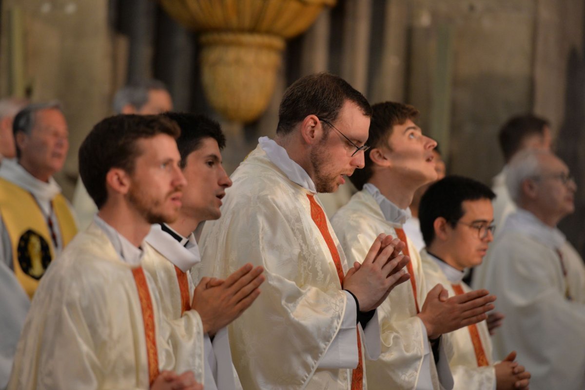 Ordination sacerdotale 2022 : Credo. © Marie-Christine Bertin / Diocèse de Paris.