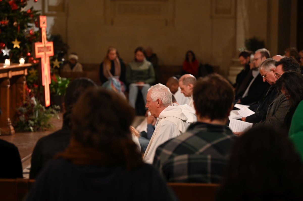 Prière du soir au Temple de Pentemont. © Marie-Christine Bertin / Diocèse de Paris.