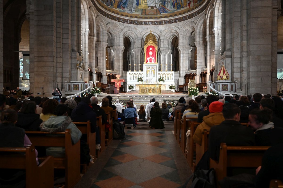 Prière du milieu du jour au Sacré-Cœur de Montmartre. © Marie-Christine Bertin / Diocèse de Paris.