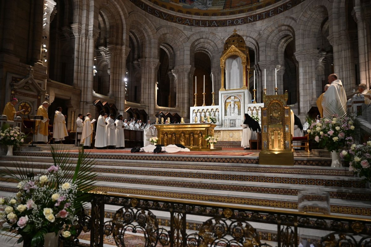 Vœux perpétuels de Sœurs Bénédictines de Montmartre. © Marie-Christine Bertin / Diocèse de Paris.