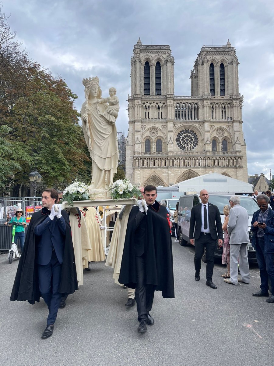 Procession de la Fête de l'Assomption 2023. © Aurélien Pasquet / Cathédrale Notre-Dame de Paris.