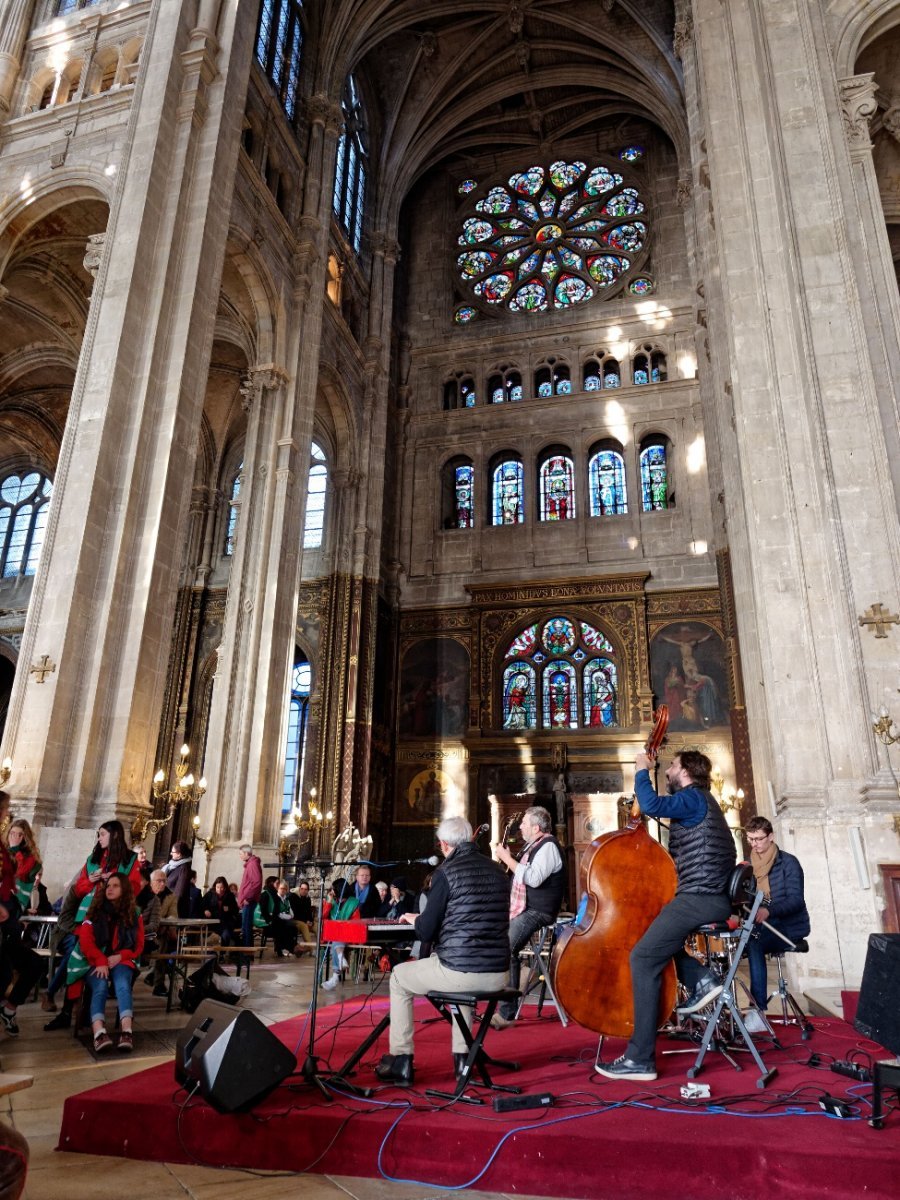 Rassemblement diocésain pour la 2e Journée Mondiale des Pauvres à Saint-Eustache. © Yannick Boschat / Diocèse de Paris.