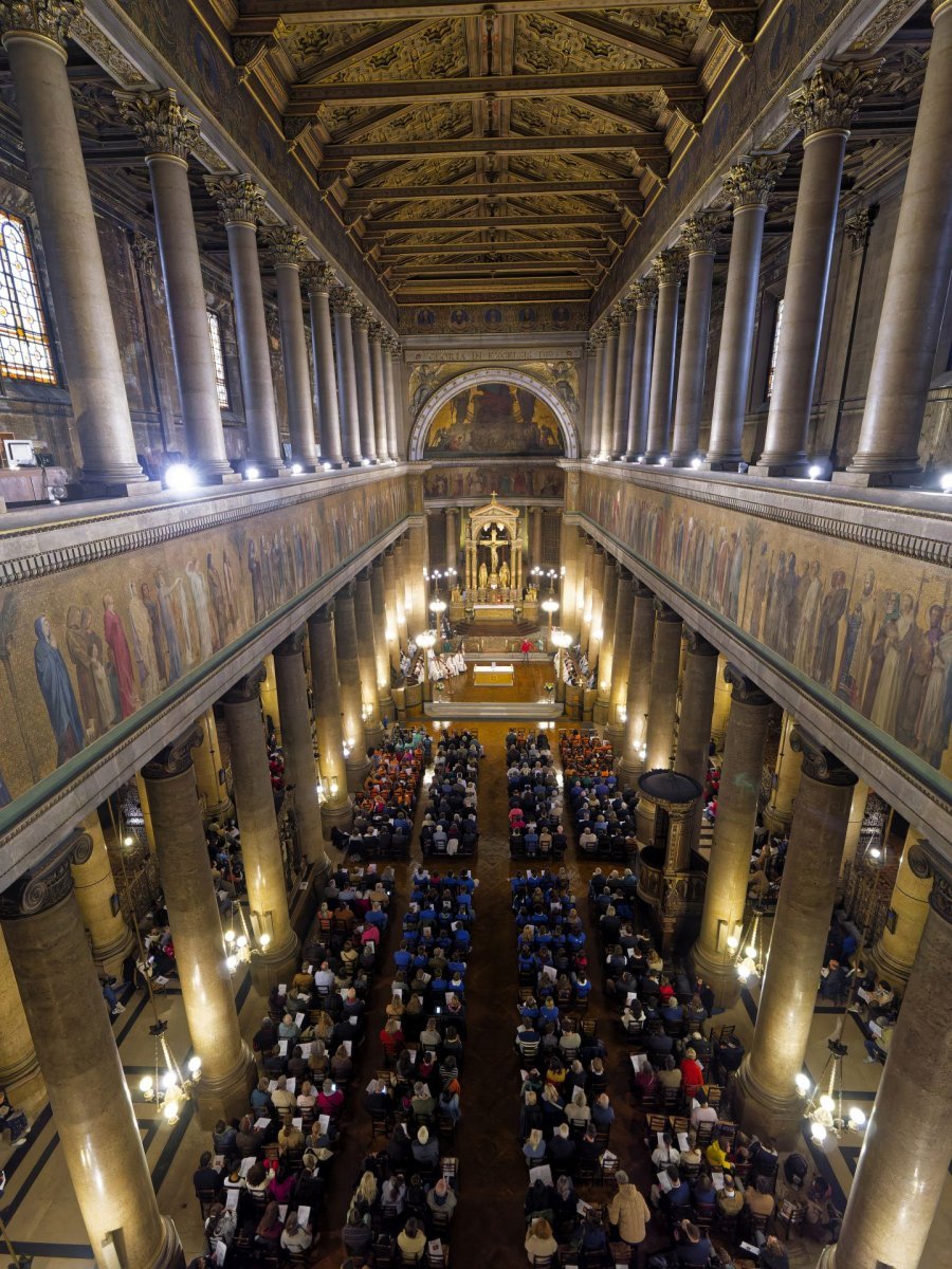 Messe pour le bicentenaire de la pose de la première pierre de l'église (…). © Yannick Boschat / Diocèse de Paris.