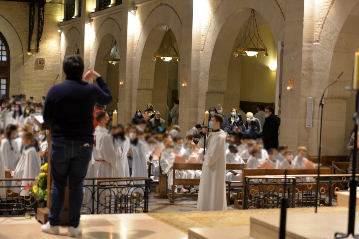 Rassemblement des servants et servantes de la liturgie. © Marie-Christine Bertin / Diocèse de Paris.