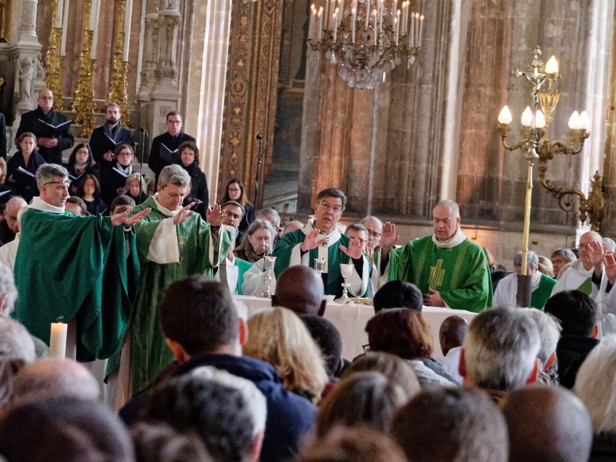 Rassemblement diocésain pour la 2e Journée Mondiale des Pauvres à Saint-Eustache. © Yannick Boschat / Diocèse de Paris.