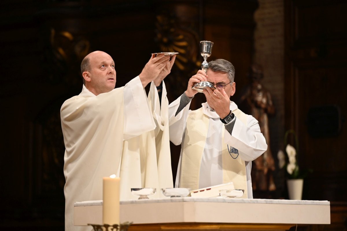 Veillée de l'espérance à la basilique Notre-Dame des Victoires. © Marie-Christine Bertin / Diocèse de Paris.
