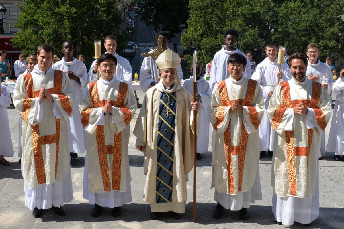 Ordinations diaconales en vue du sacerdoce 2018. © Marie-Christine Bertin / Diocèse de Paris.