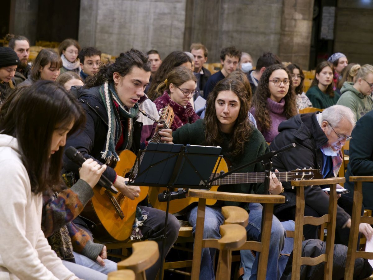 Prière du matin au Saint-Esprit. © Yannick Boschat.