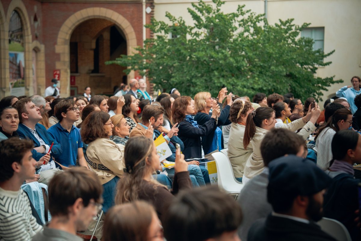 Rencontre du pape Léon XIV avec les membres de l'Assemblée synodale (…). © Dylan Guidez / Diocèse de Paris.