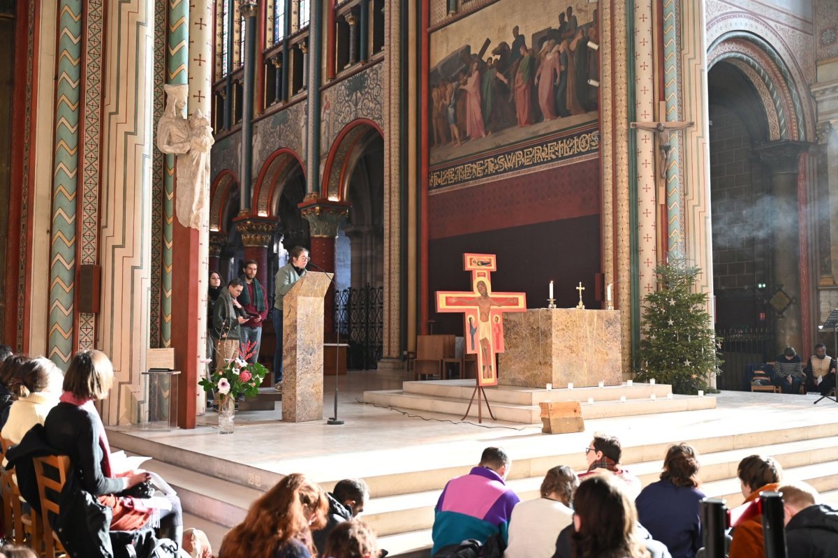 Prière du milieu du jour à Saint-Germain des Prés. © Marie-Christine Bertin / Diocèse de Paris.