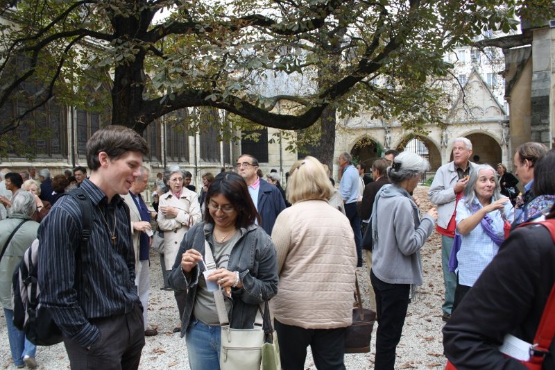 Échanges et convivialité. © Diocèse de Paris 