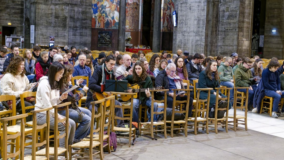 Prière du matin au Saint-Esprit. © Yannick Boschat / Diocèse de Paris.