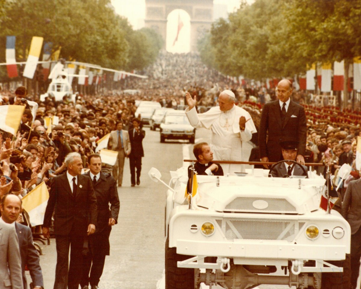 Voyage apostolique de Jean-Paul II à Paris en 1980. © Felici Roma / Archives Historiques du diocèse de Paris.