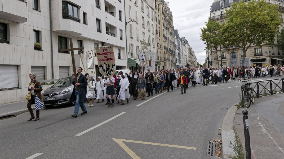 Canonisation des 16 Carmélites de Compiègne : Procession et chemin de croix. © Yannick Boschat / Diocèse de Paris.