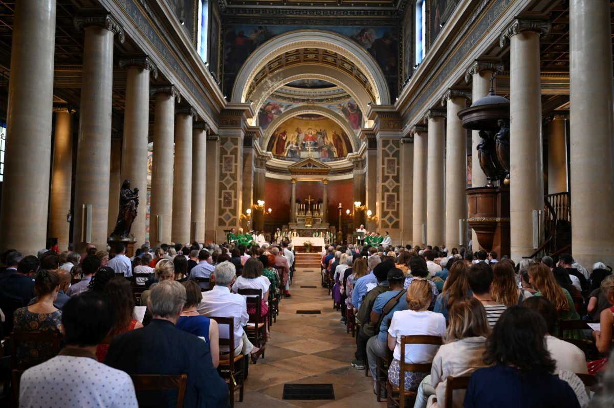 Messe d'action de grâce pour le ministère de Mgr Thibault Verny à Paris. © Marie-Christine Bertin / Diocèse de Paris.