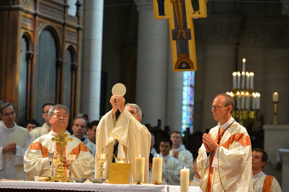 Ordinations diaconales en vue du sacerdoce 2018. © Marie-Christine Bertin / Diocèse de Paris.