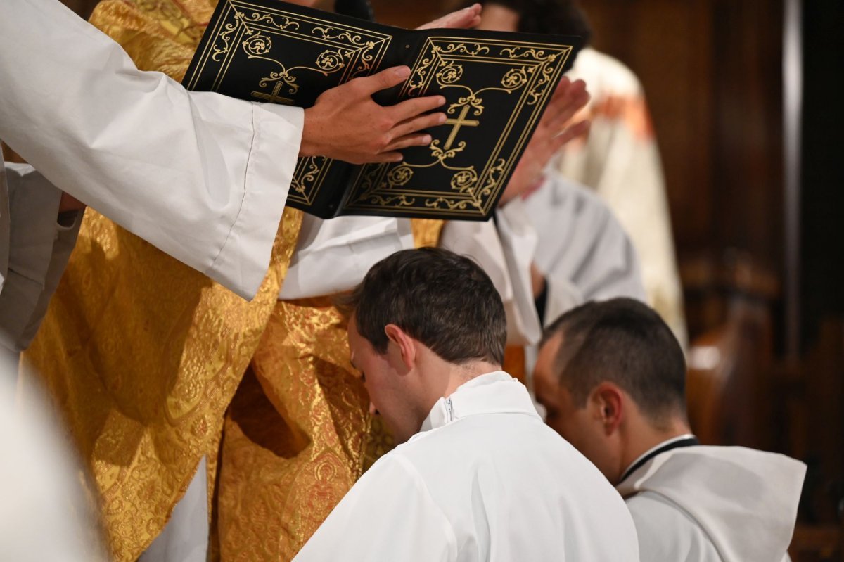 Ordinations diaconales en vue du sacerdoce 2024 du 6 octobre 2024. © Marie-Christine Bertin / Diocèse de Paris.