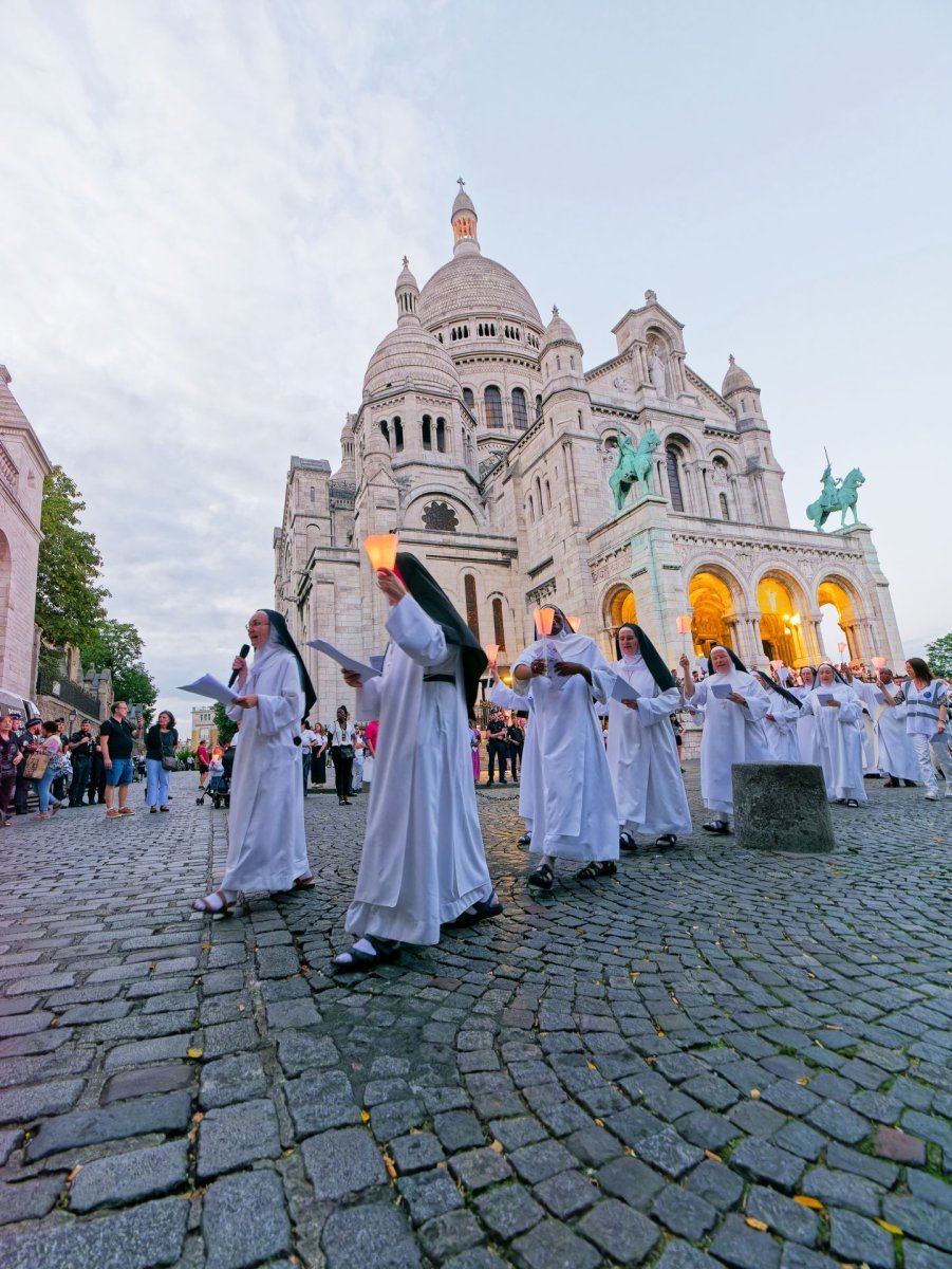 Procession de l'Assomption du Sacré-Cœur de Montmartre 2024. © Yannick Boschat / Diocèse de Paris.