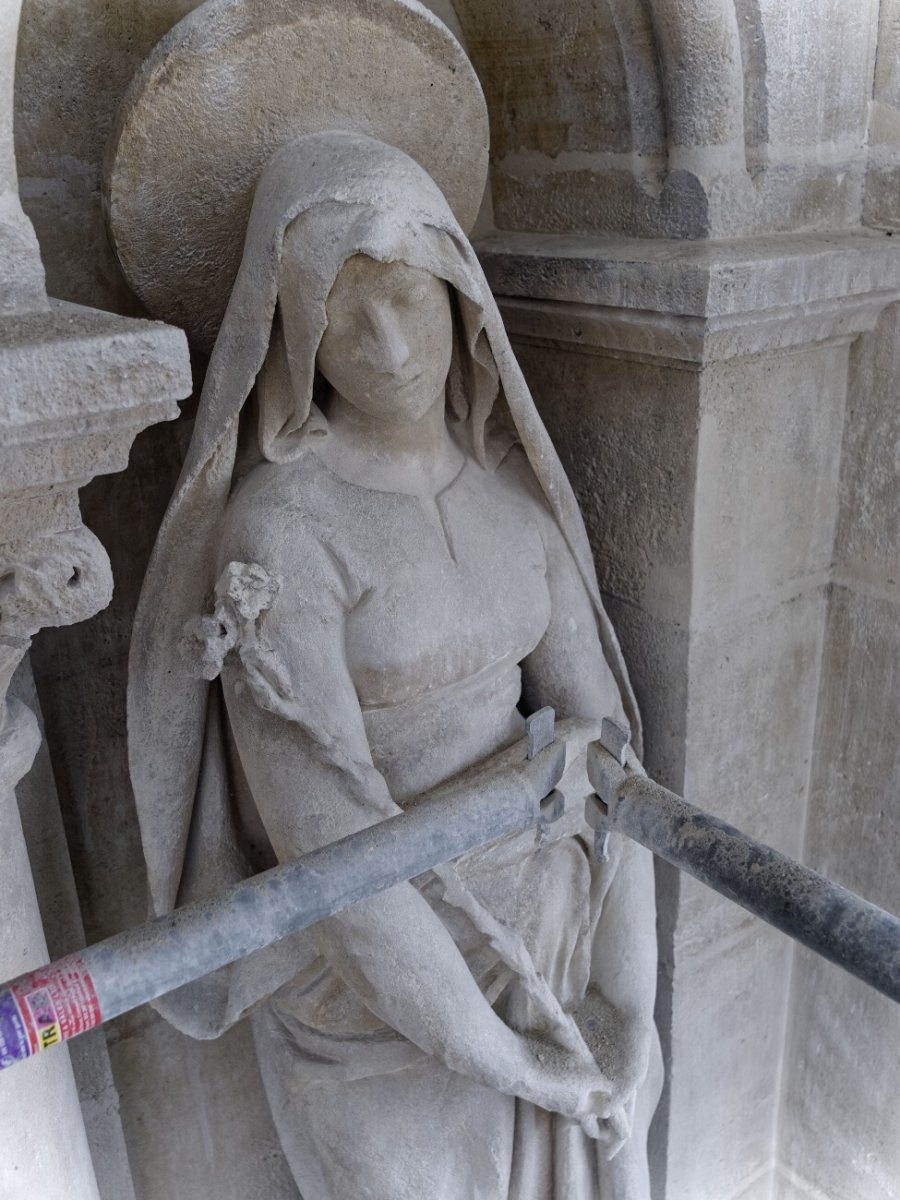 Repose de la croix restaurée à Saint-Joseph des Nations. © Yannick Boschat / Diocèse de Paris.