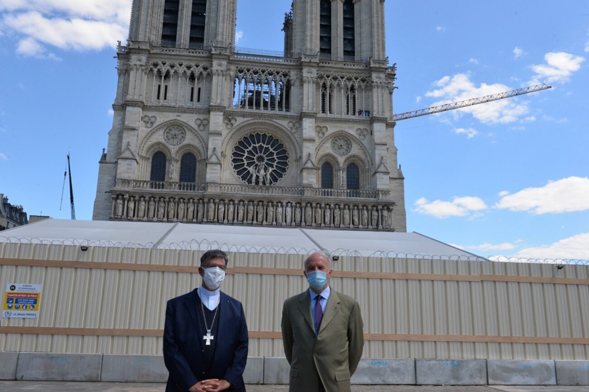 Réouverture du parvis de Notre-Dame de Paris. © Marie-Christine Bertin / Diocèse de Paris.