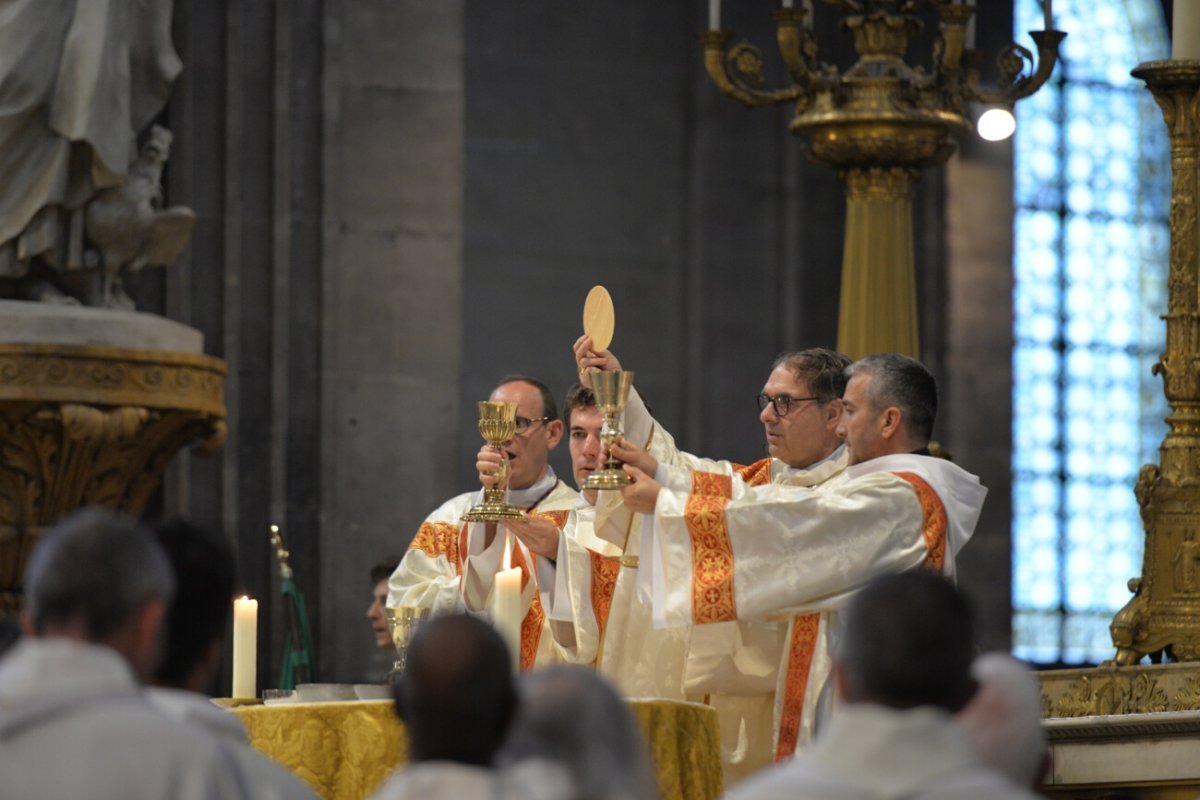 Messe pour les jeunes et les vocations. © Marie-Christine Bertin / Diocèse de Paris.