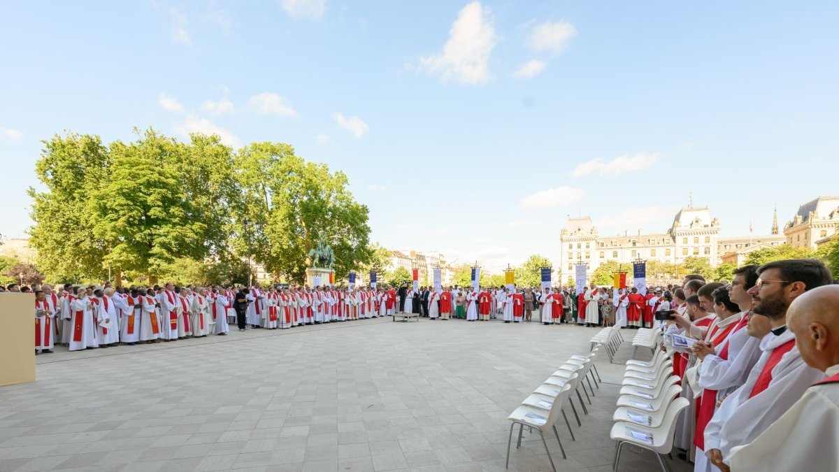 Ordinations sacerdotales 2025. © Jean-Baptiste Delerue / Diocèse de Paris.