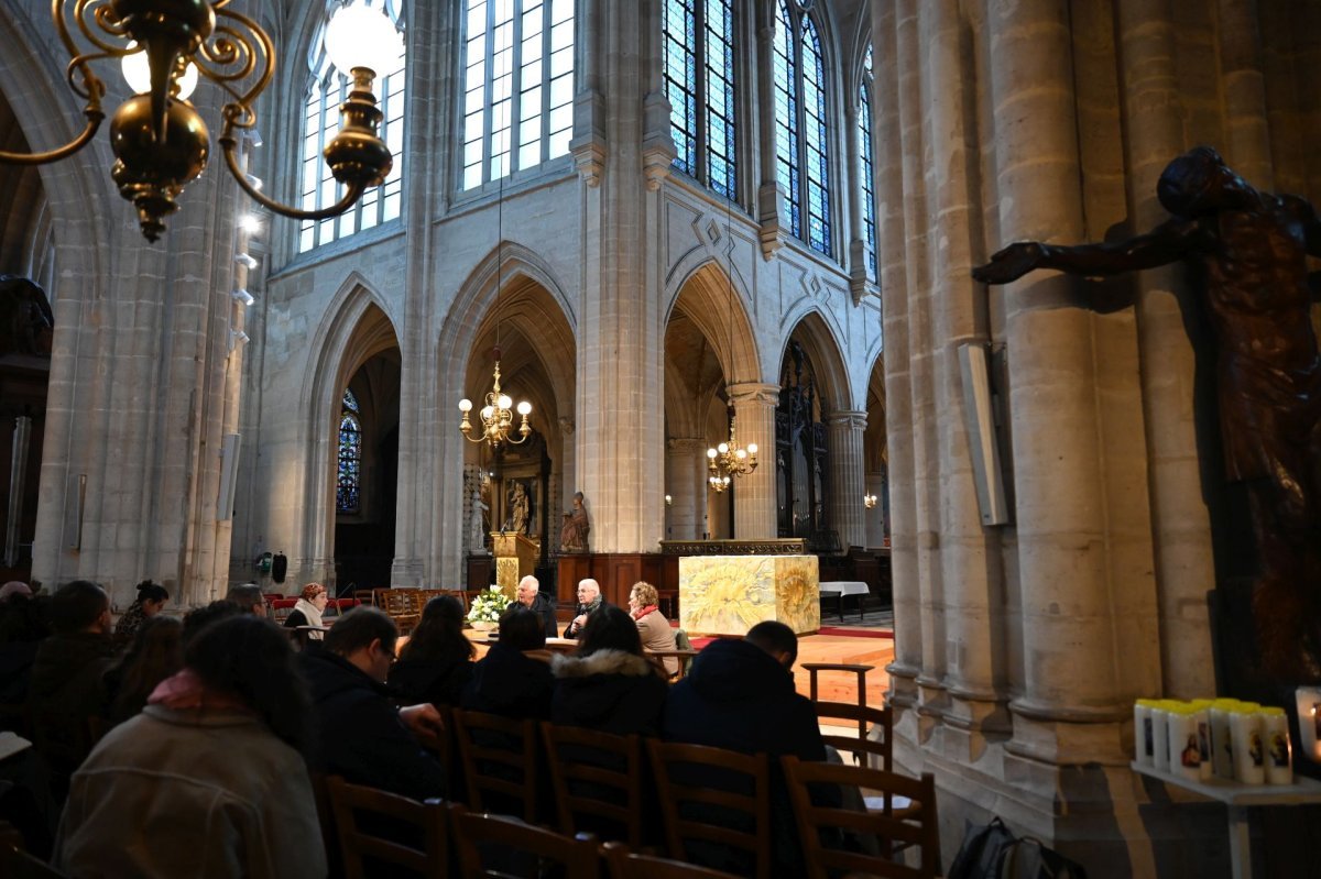 Atelier à Saint-Germain l'Auxerrois. © Marie-Christine Bertin / Diocèse de Paris.