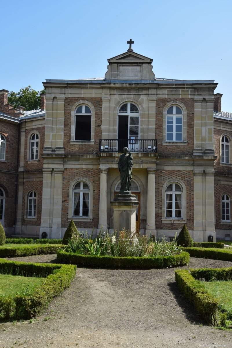 Frat'zone Holy Games à la Fondation Eugène Napoléon. © François-Régis Salefran.