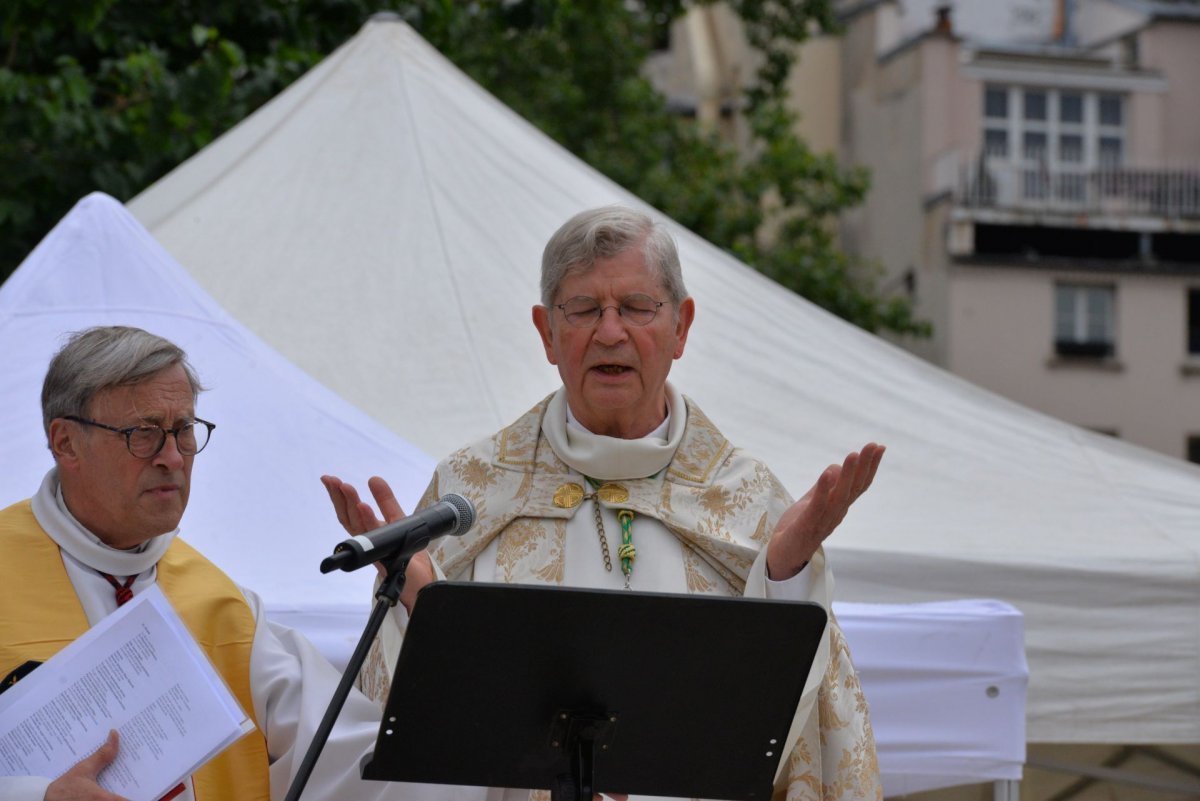Accueil de Mgr Laurent Ulrich, archevêque de Paris. © Marie-Christine Bertin / Diocèse de Paris.