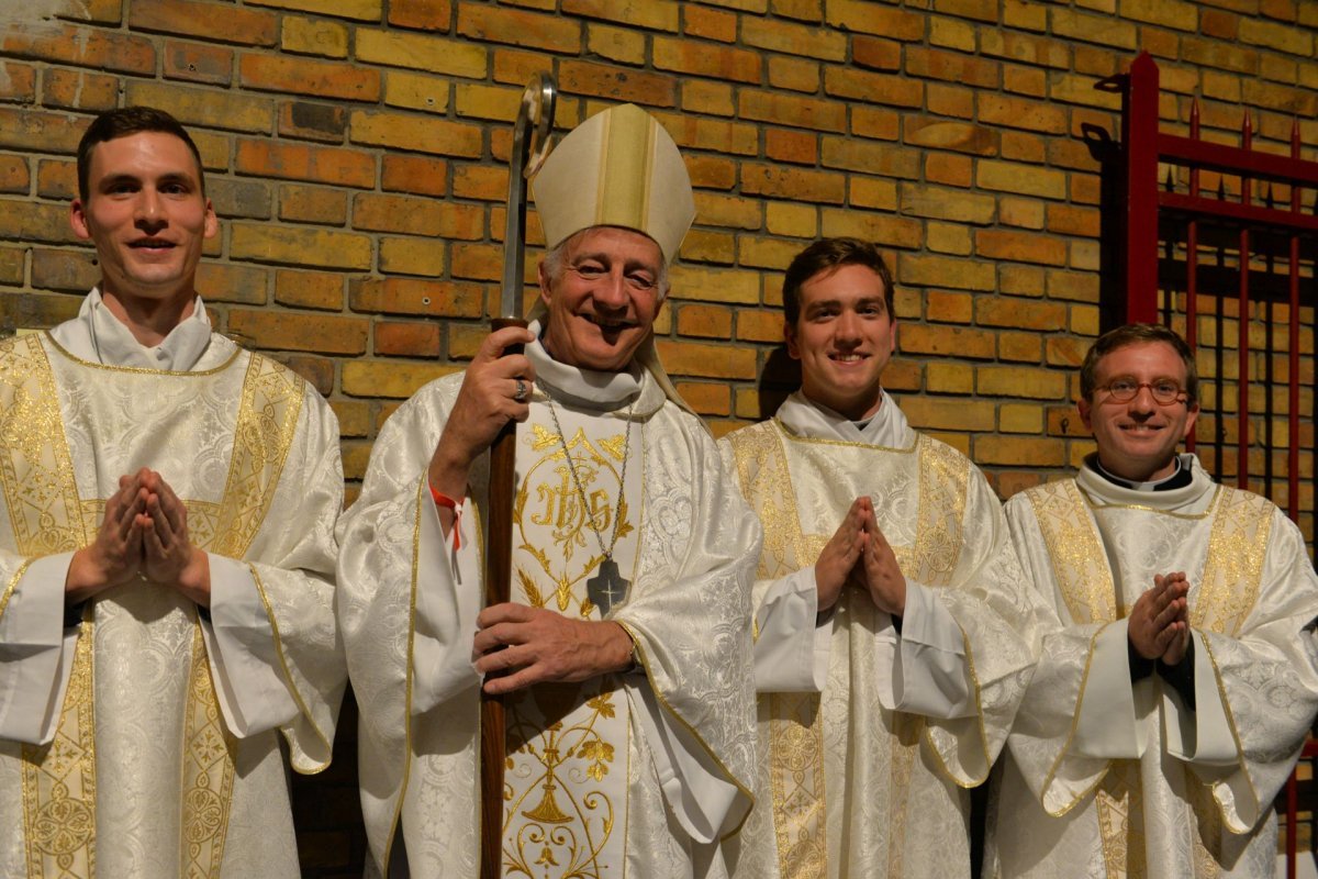 Ordinations diaconales en vue du sacerdoce à Saint-Hippolyte. © Marie-Christine Bertin / Diocèse de Paris.