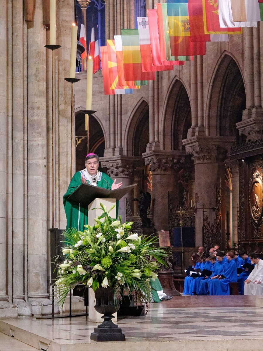 Messe pour le centenaire de la fin de la Première Guerre mondiale. © Yannick Boschat / Diocèse de Paris.